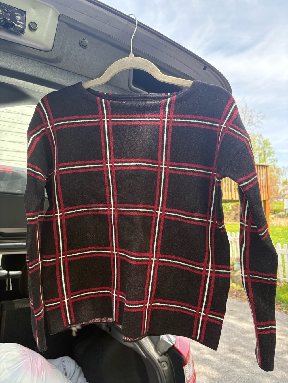 Tahari Black Red Plaid Crewneck Sweater